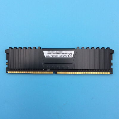 【秋葉原本店】中古  PC4-21300 8GB デスクトップ用(DDR4-2666) 126165 