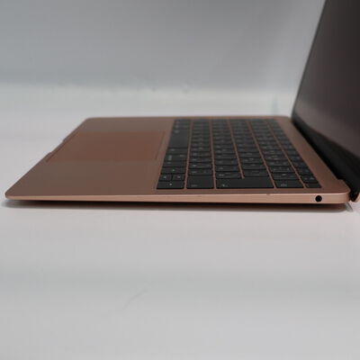 【札幌店】中古  Apple MacBook Air MREF2J/A (Core i5 1.6 GHz/8GB/SSD 256GB/13.3/2560 x 1600 Retina/Wifi) 190487 