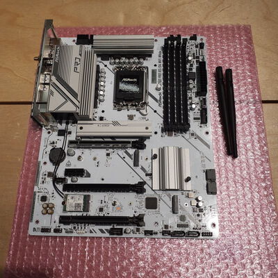 【鹿児島店】中古  ASRock B760 PRO RS WIFI WHITE(B760 1700 ATX DDR4) 4700001138 