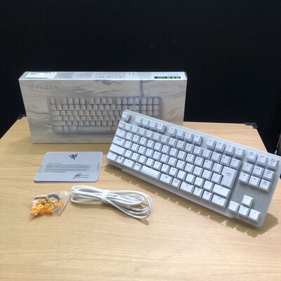 【甲府飯田店】中古  Razer BlackWidow Lite JP Mercury White オレンジ軸(RZ03-02640800-R3J1) 4720001949 