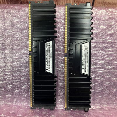 【富士青葉店】中古  Corsair CMK16GX4M2E3000C15 (PC4-24000/DDR4-3000 8GB 2枚組) 5070002368 