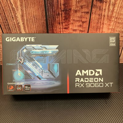 【富士青葉店】中古  GIGABYTE GV-R9060XTGAMING OC-16GD (RX9060XT 16G) 179900 