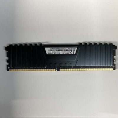 【八王子店】中古  PC4-24000 16GB デスクトップ用(DDR4-3000) 135636 
