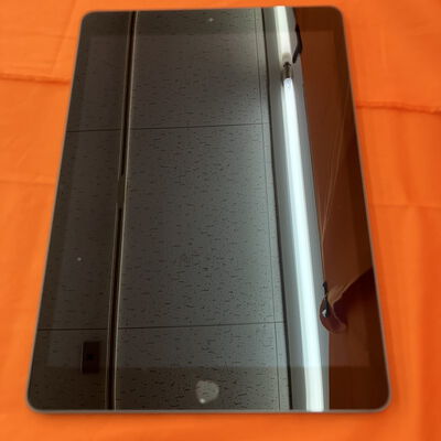 【なんば店】中古  Apple iPad 10.2インチ (第8世代/2020) Wi-Fi 32GB スペースグレイ MYL92J/A 143620【在庫処分!】 