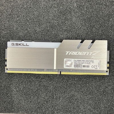 【大須店】中古  F4-3200C16D-32GTZRX（DDR4　3200MHｚ　16ＧＢ） 3120024690 
