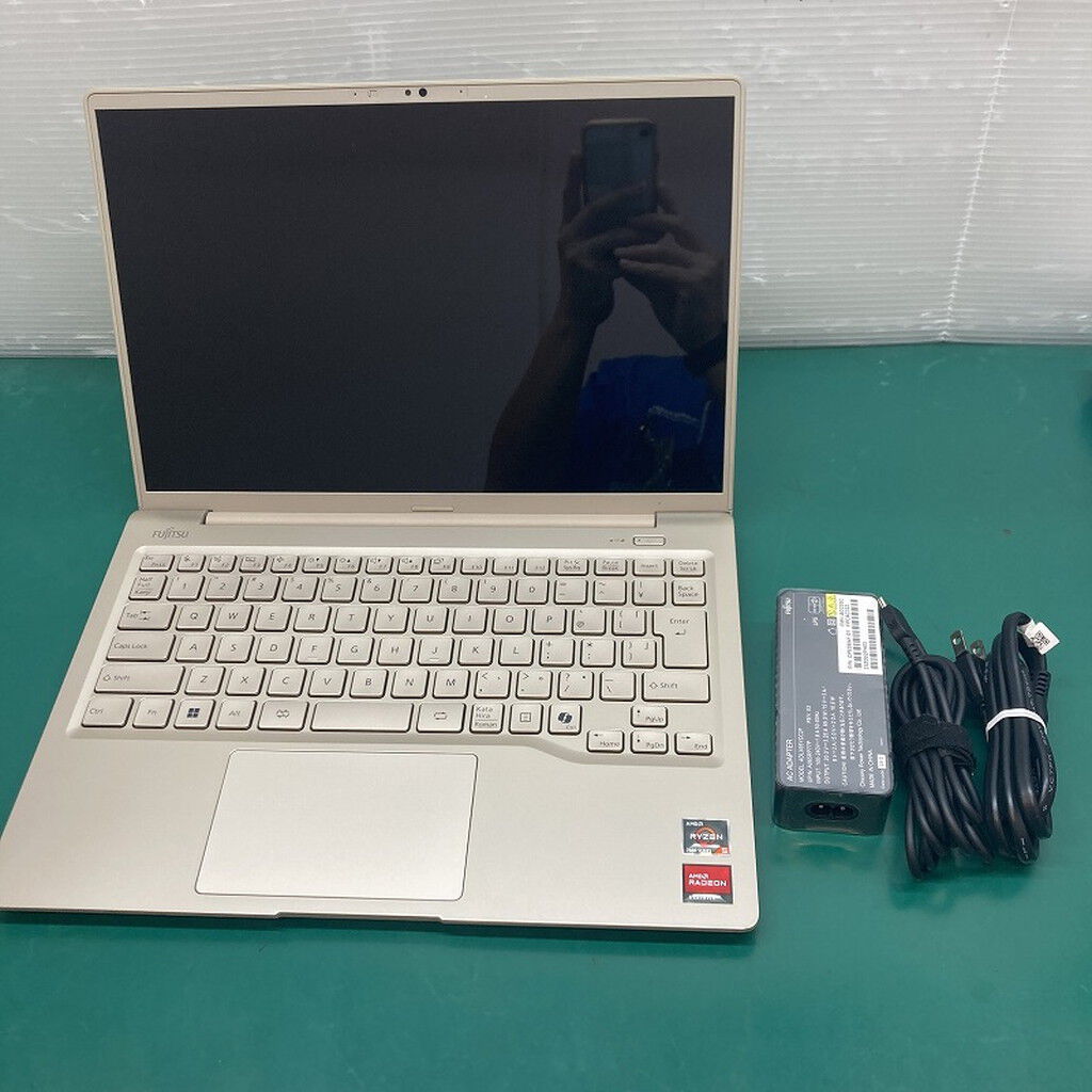 中古 富士通 LIFEBOOK MH55/J3(Ryzen 5 7520U/16GB/SSD256GB/W11H