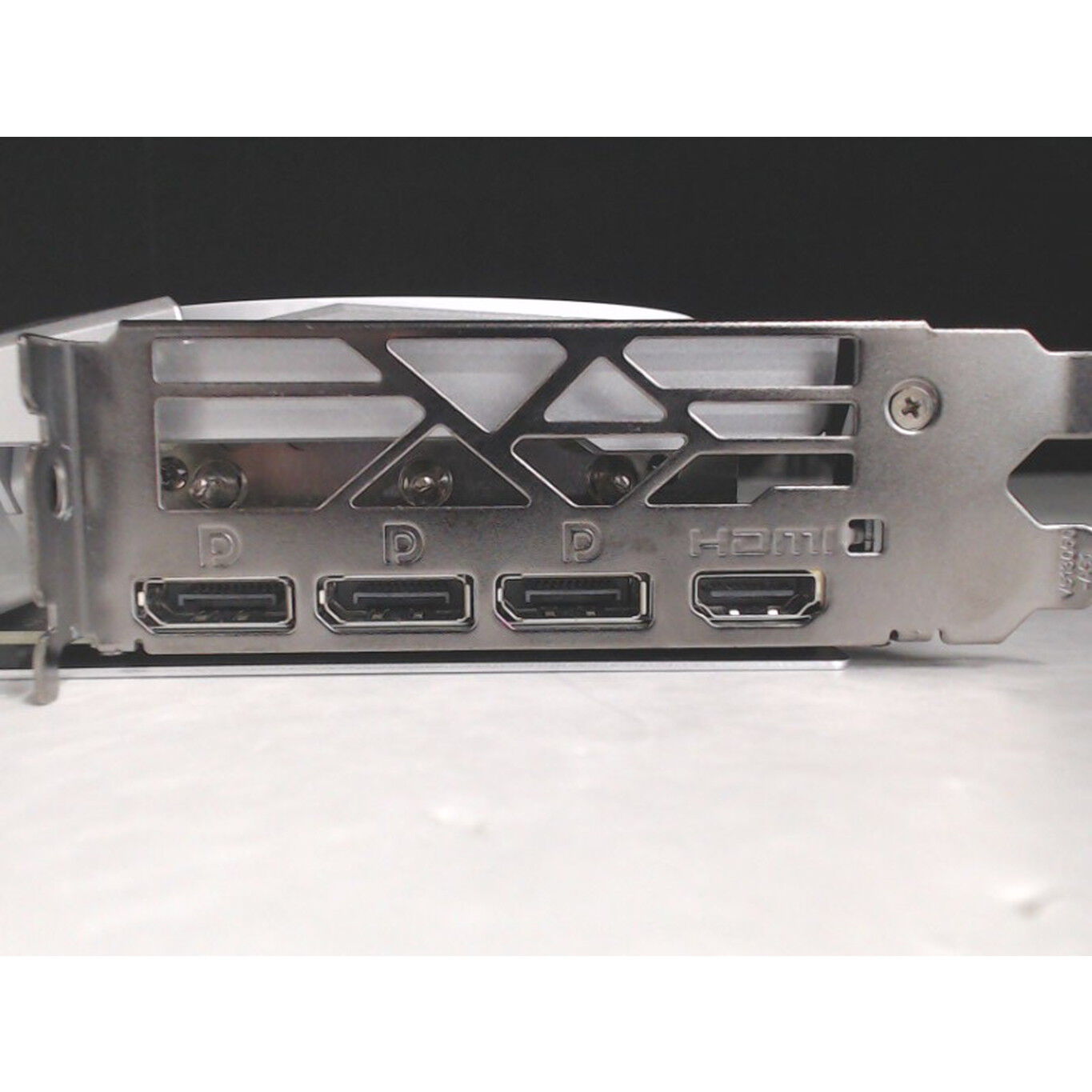 中古 MSI GeForce RTX 4070 SUPER 12G GAMING X SLIM WH (RTX4070
