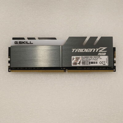 【通販センター】中古  PC4-25600 8GB デスクトップ用(DDR4-3200) 140727 