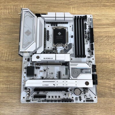 【津ラッツ店】中古  ASRock Z890 Steel Legend WiFi(Z890 1851 ATX DDR5 172165 
