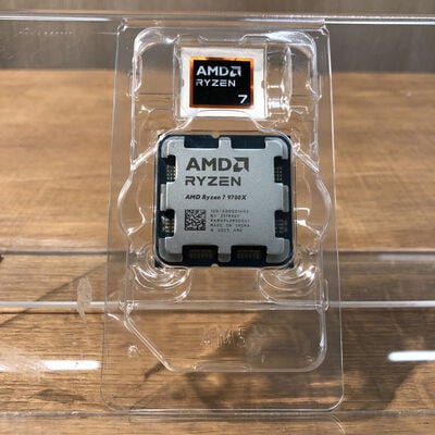 【姫路店】中古  AMD Ryzen 7 9700X (AM5/3.8GHz/40M/C8/T16/65W) 169022 