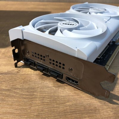 【姫路店】中古  MSI GeForce RTX 5070 12G VENTUS 2X OC WHITE 4740001165 