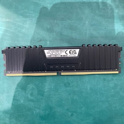 【浦添城間店(沖縄)】中古  PC4-25600 16GB デスクトップ用(DDR4-3200) 140728 