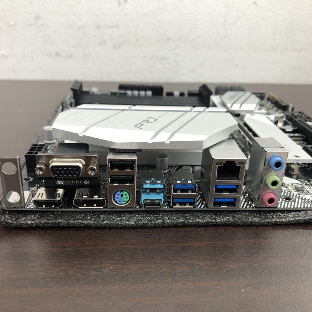 中古 ASRock B550M Pro4 (B550 AM4 mATX DDR4) 142938 （352635