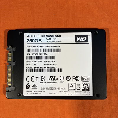 【なんば店】中古  W.D Blue 3D WDS250G2B0A (SATA3 250GB) 3280021477 