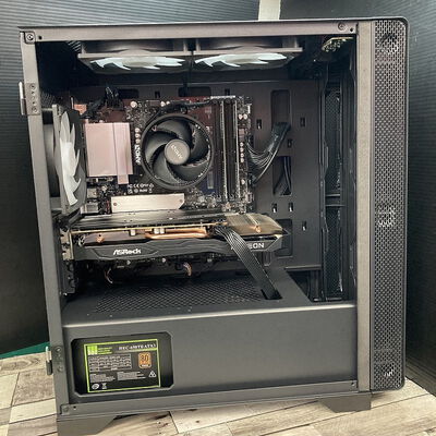 【広島店】中古  LEVEL&infin;ゲーミングデスク(Ryzen 5 4500/16GB/SSD512GB/RX7600 8GB/W11H/ODDなし/GigabitLAN) 3320005418 