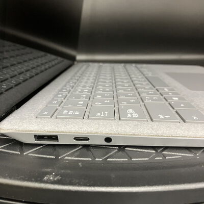 【新潟店】中古  Microsoft Surface Laptop 3 (Intel Core i5 1035G7 1.2GHz/8GB/SSD128GB/-/オンボード/13.5/2256x1504/Wi-Fi/WEBCAM/W11H64) 176371 