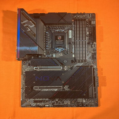 【なんば店】中古  ASRock Z790 Nova WiFi (Z790 1700 ATX DDR5) 175346 