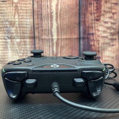 【富士青葉店】中古  Razer Wolverine V2 (RZ06-03560100-R3M1) 183434 