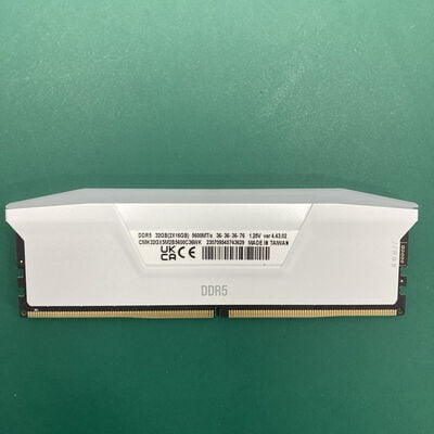 【神戸・三宮店】中古  CORSAIR　VENGEANCE RGB　PC5-44800 16GB デスクトップ用 3430005884 