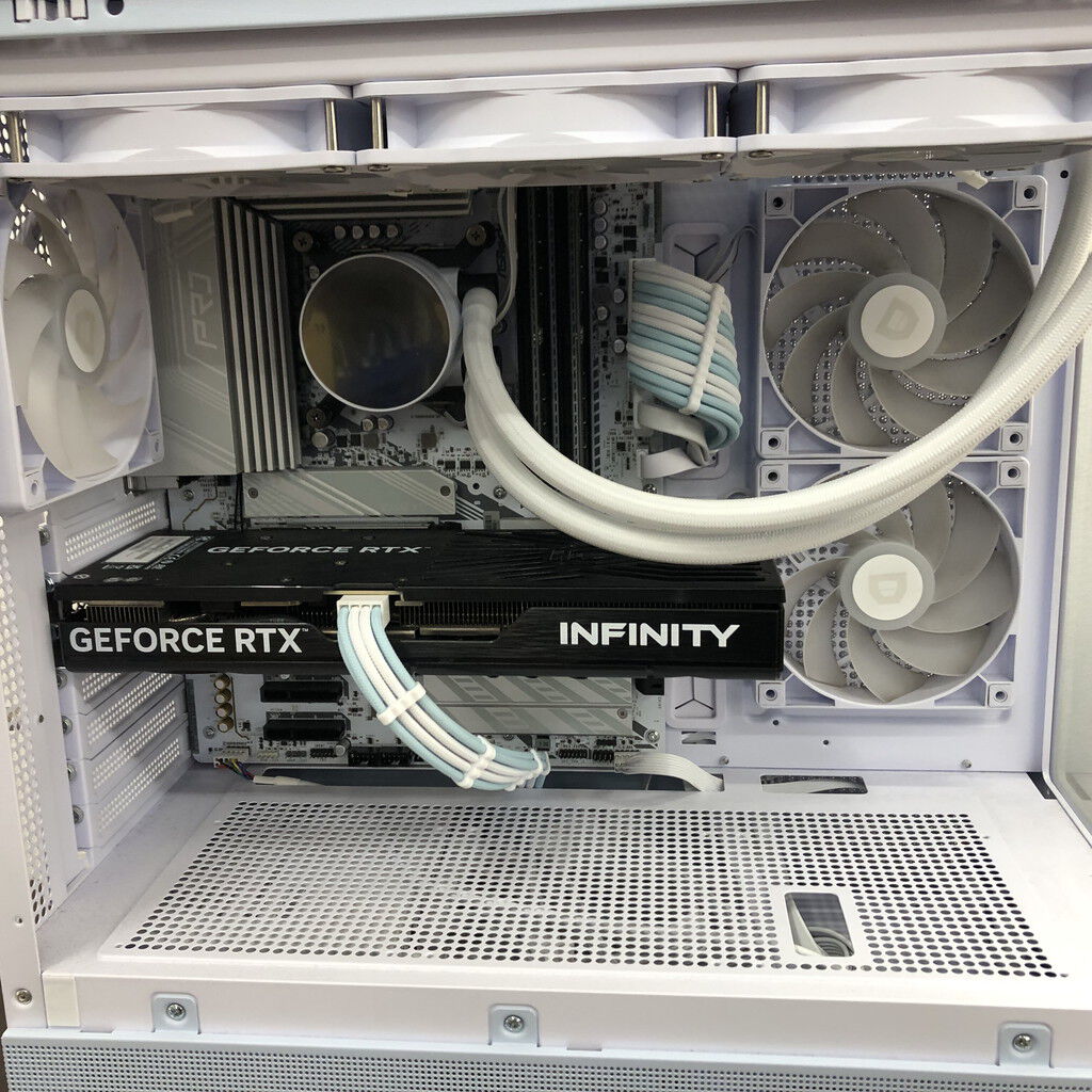 中古 自作PC（U7-265KF/64GB/ストレージなし/RTX5060Ti 16GB/WiFi