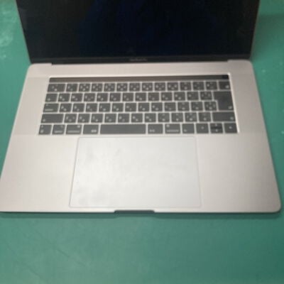 【浦添城間店(沖縄)】中古  Apple Macbook Pro 2018 （15.4インチ/Core i7 2.6GHz/16GB/512GB/スペースグレイ） MR942J/A 139718 