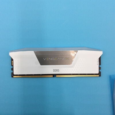 【秋葉原本店】中古  PC5-48000 32GB デスクトップ用(DDR5-6000) 149158 