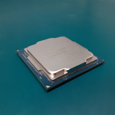 【鹿児島店】中古  INTEL Core i7 8700K (1151/3.70GHz/12M/C6/T12) 136197 