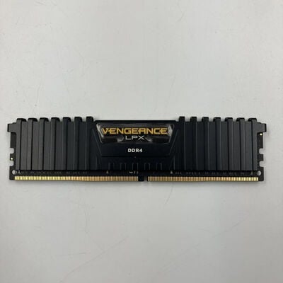 【なんば店】中古  PC4-21300 16GB デスクトップ用(DDR4-2666) 135638 