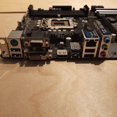 【鹿児島店】中古  ASRock Z390 Pro4 (Z390 1151 ATX DDR4) 138879 