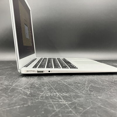 【大須店】中古  Apple MacBook Air MQD32J/A (Core i5 1.8 GHz/8GB/SSD 128GB/13.3/1440 x 900/Wifi) 190485 