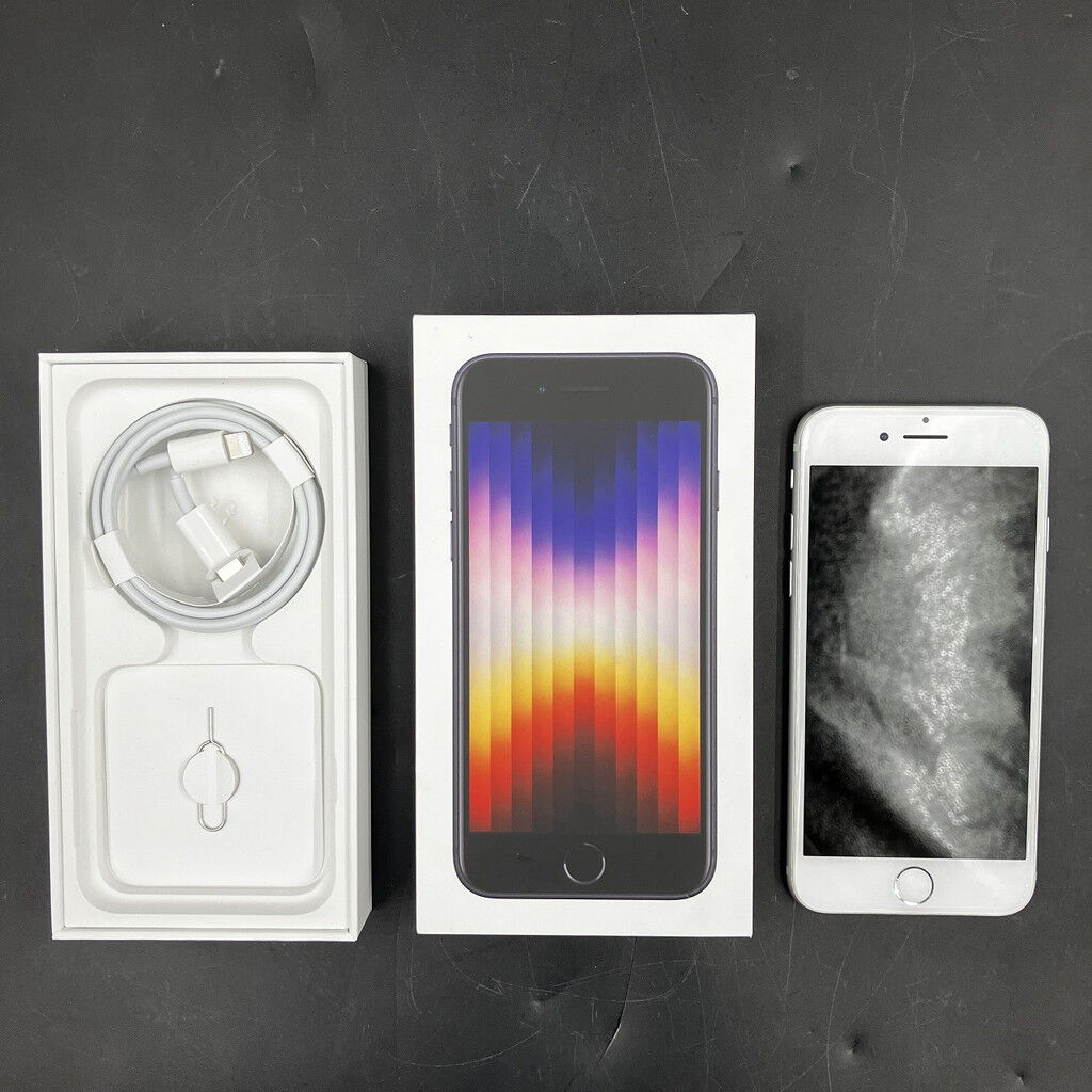 中古 【SIMロック解除済み】【au】 iPhone7 32GB (シルバー)MNCF2J/A