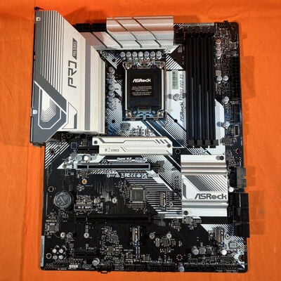 【なんば店】中古  ASRock Z790 Pro RS (Z790 1700 ATX DDR5) 183208 