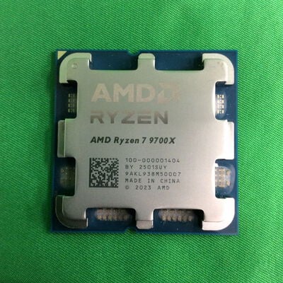 【川崎店】中古  AMD Ryzen 7 9700X (AM5/3.8GHz/40M/C8/T16/65W) 169022 