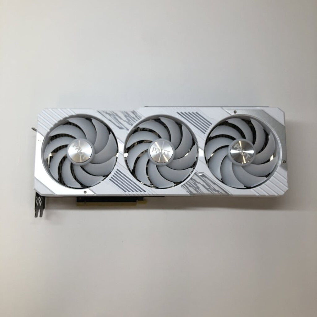中古 Palit NED47TST19T2-1043W GamingPro White OC (RTX4070Ti SUPER