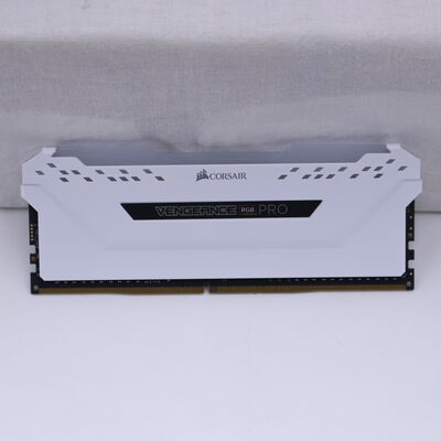 【通販センター】中古  PC4-25600 8GB デスクトップ用(DDR4-3200) 140727 