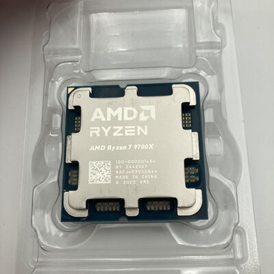 【神戸・三宮店】中古  AMD Ryzen 7 9700X (AM5/3.8GHz/40M/C8/T16/65W) 169022 