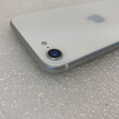 【京都店】中古  【au】Apple iPhoneSE 4.7インチ (第2世代/2020) 64GB (ホワイト) MHGQ3J/A 新パッケージ版 146172 