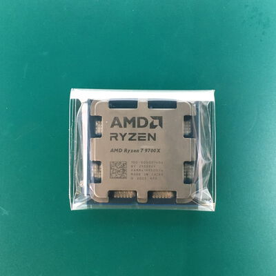 【佐賀南部バイパス店】中古  AMD Ryzen 7 9700X (AM5/3.8GHz/40M/C8/T16/65W) 169022 