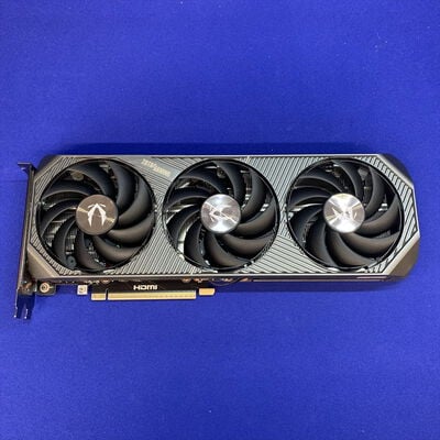 【横浜駅前店】中古  ZOTAC ZT-B50700J-10P SOLID OC (RTX5070 12GB) 176911 