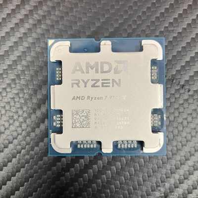 【富士青葉店】中古  AMD Ryzen 7 9700X (AM5/3.8GHz/40M/C8/T16/65W) 169022 