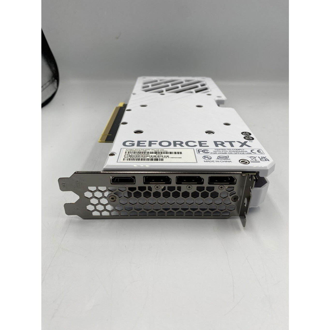 中古 Palit NE6406T019P1-1048L(RTX4060Ti WHITE 8G) 175561 （364777