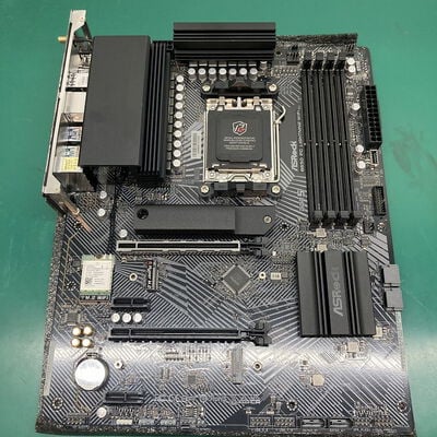 【浦添城間店(沖縄)】中古  ASRock B650 PG Lightning WiFi (B650 AM5 ATX DDR5) 4780001295 