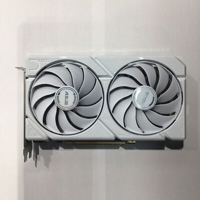 【松山環状枝松店】中古  ASUS DUAL-RX9060XT-16G-WHITE (RX9060XT 16GB) 4560001478 