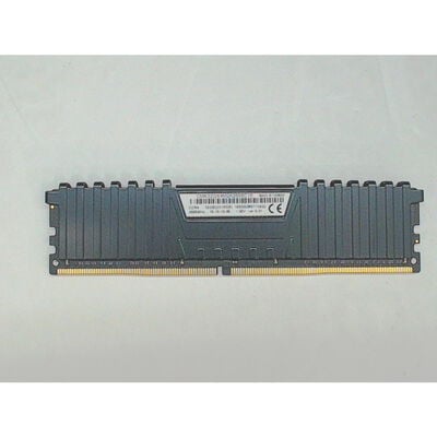 【前橋ｲﾝﾀｰｱｶﾏﾙ店】中古  Corsair CMK32GX4M2A2666C16(DDR4 PC4-21300 16GB) 4540001526 
