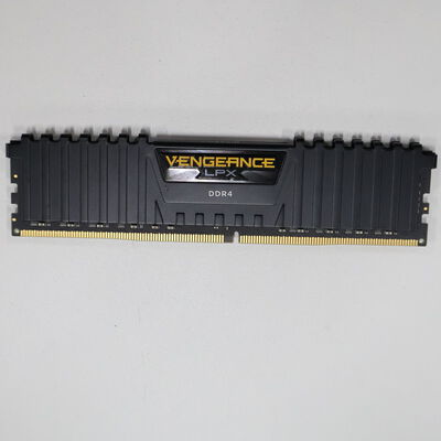 【通販センター】中古  PC4-21300 16GB デスクトップ用(DDR4-2666) 135638 