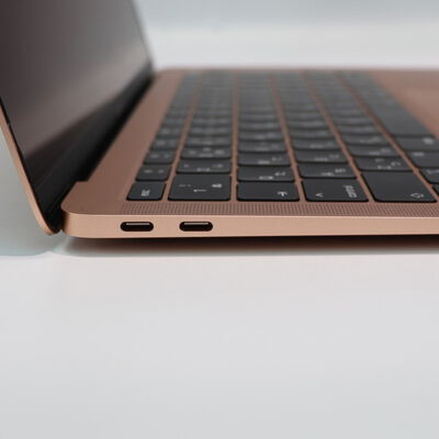 【札幌店】中古  Apple MacBook Air 13インチ (i5 1.6GHz/8GB/128GB) ゴールド Touch ID True Tone搭載モデル MVFM2J/A (Mid 2019) 141227 