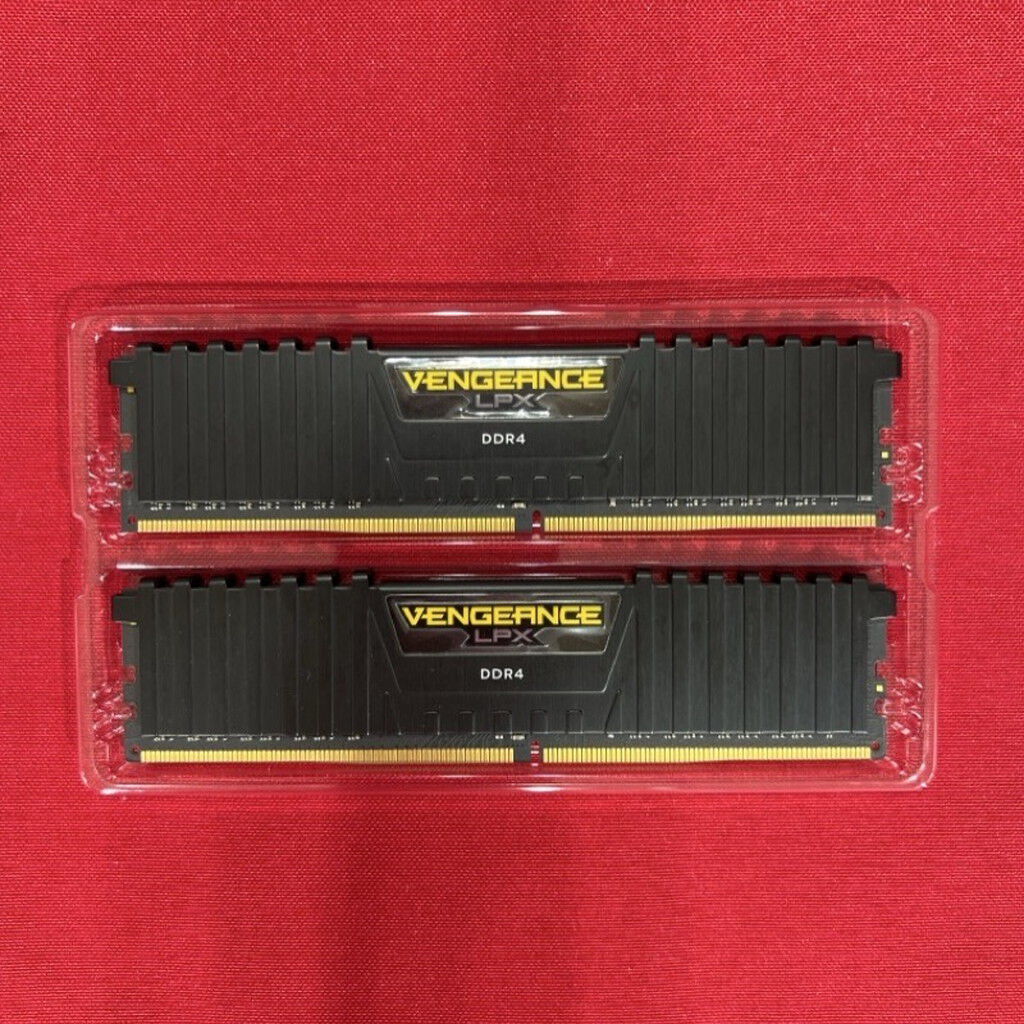 中古 CORSAIR CMK16GX4M2A2666C16(DDR4 PC4-21300 8GB 2枚組
