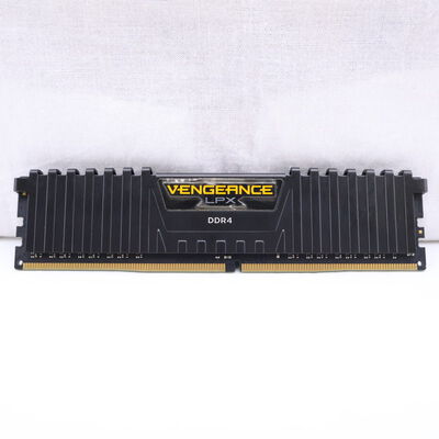 【通販センター】中古  PC4-25600 8GB デスクトップ用(DDR4-3200) 140727 