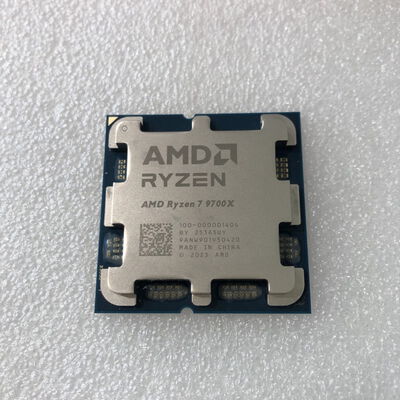 【甲府飯田店】中古  AMD Ryzen 7 9700X (AM5/3.8GHz/40M/C8/T16/65W) 1460024845 