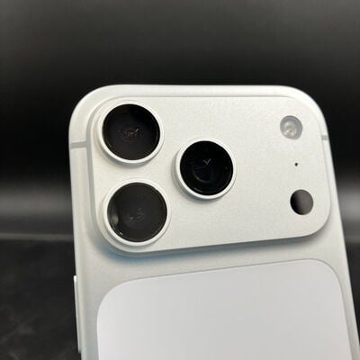 【大須店】中古  Apple iPhone17 Pro 256GB シルバー 【国内版SIMフリー】 MG854J/A 182993 